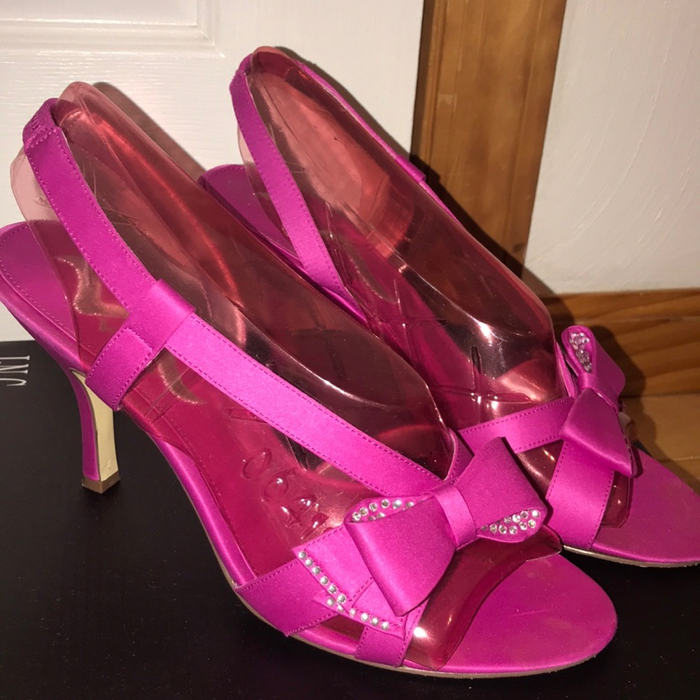 Fushia heels with rhinestone bow
